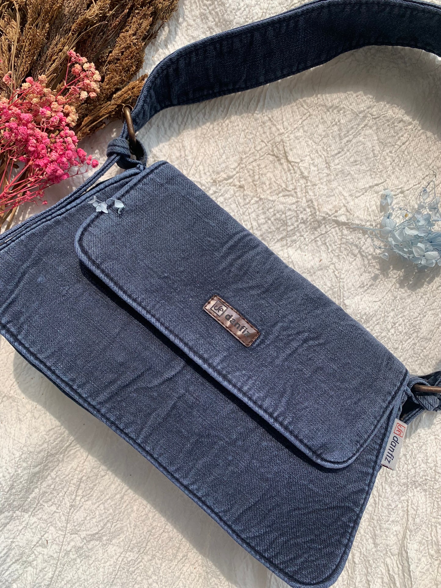 Denim baguette bag (dark blue)