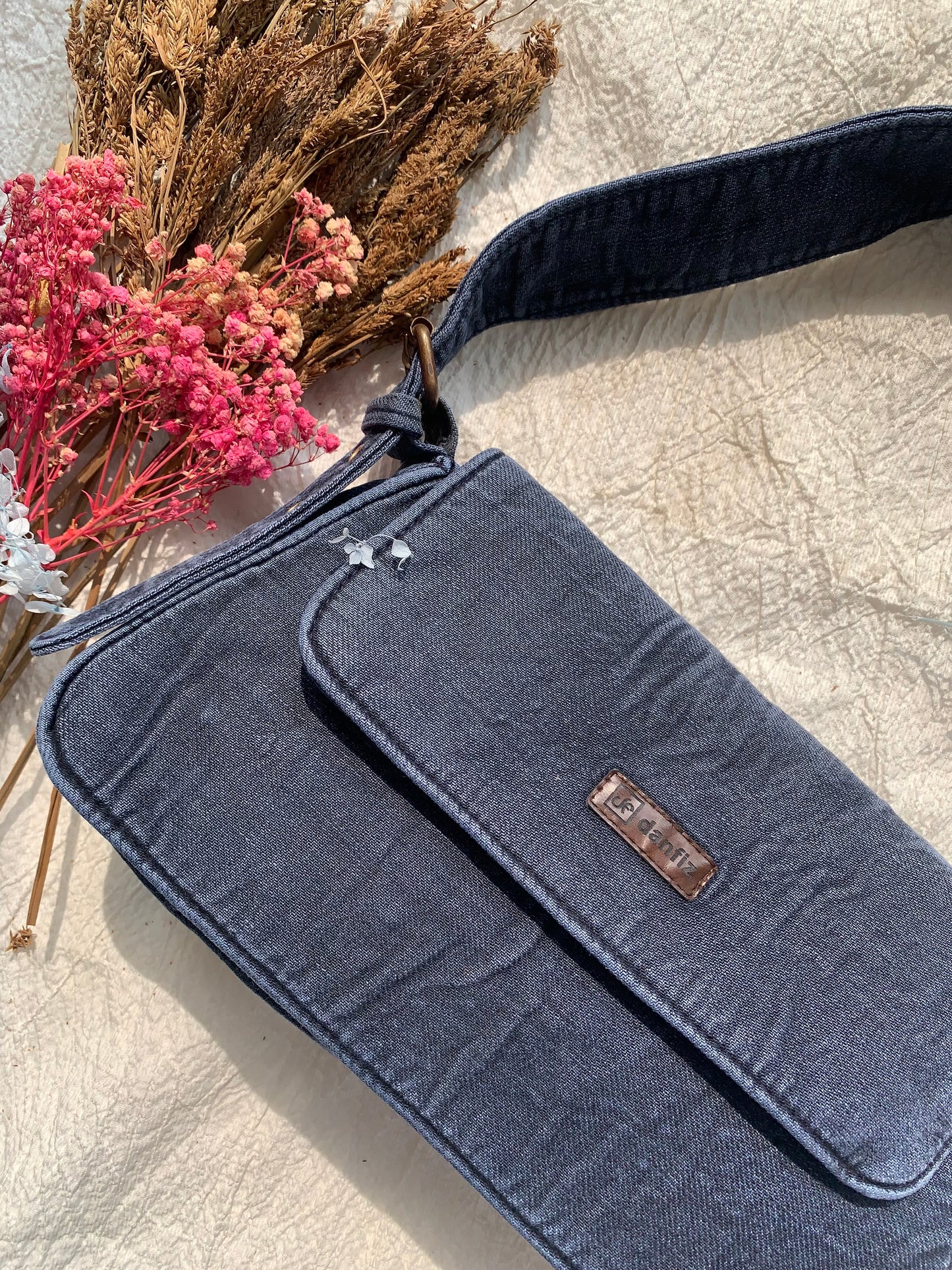 Denim baguette bag (dark blue)